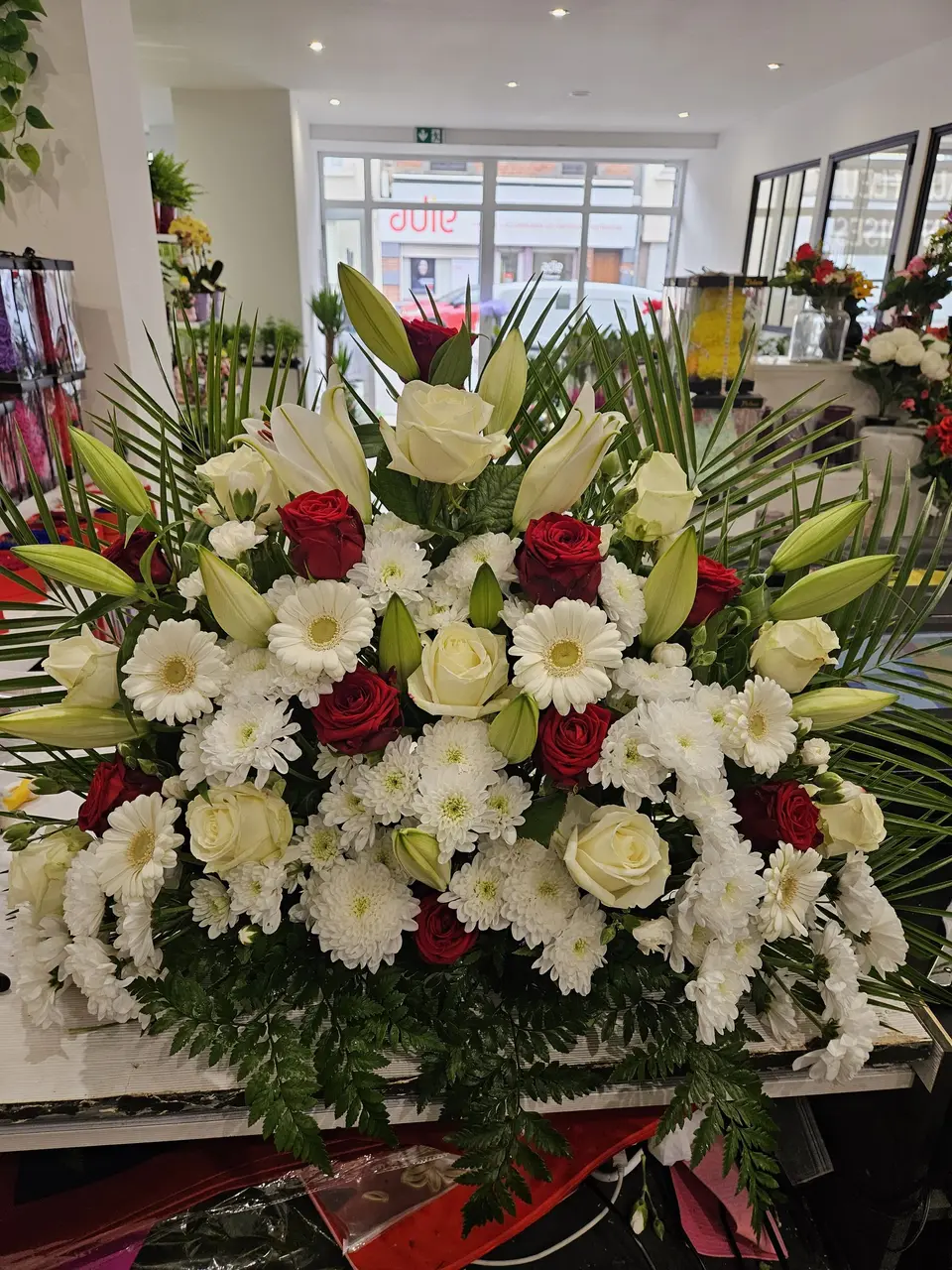 Gerbe de deuil rouge et blanche